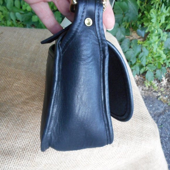 Vintage Coach Legacy Small Flap 9965, Dominican Republic, GUC in Black - Picture 3 of 8